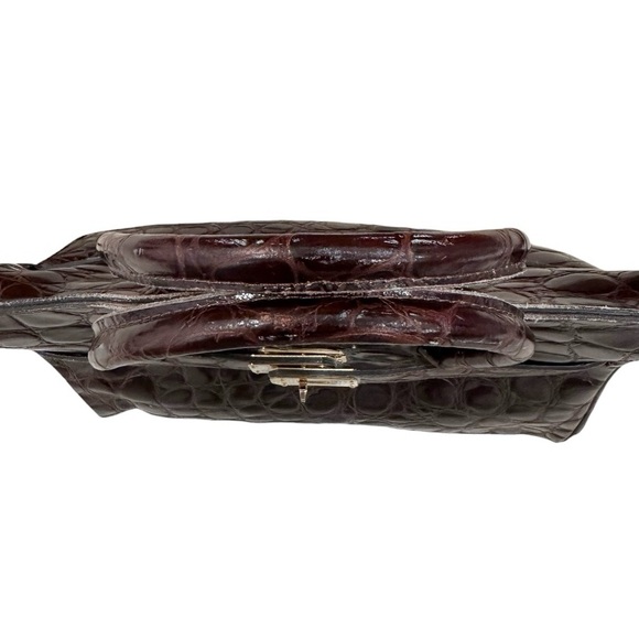 Elegant Crocodile Embossed Brown Handbag - Picture 6 of 6